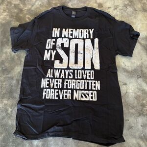 NWOT, Men’s Gildan graphic t-shirt, black, medium, P86